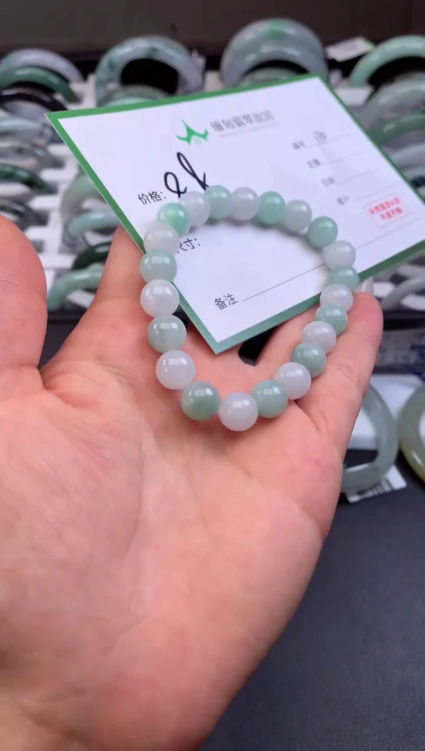 定制翡翠未镶嵌毛货需精细抛光+多人