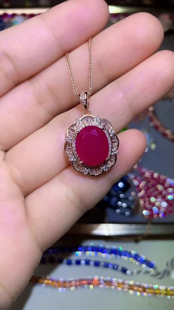 银S925镶嵌颈饰红宝石....