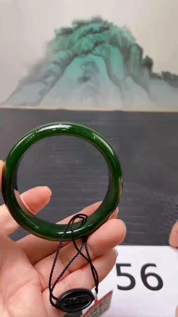 未镶嵌手镯和田玉（碧玉）沈****司56