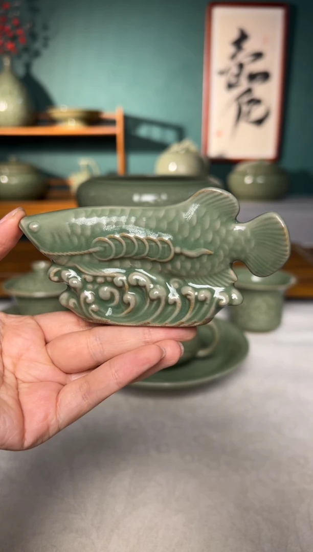 其他耀州窑秘色金龙鱼茶宠摆件