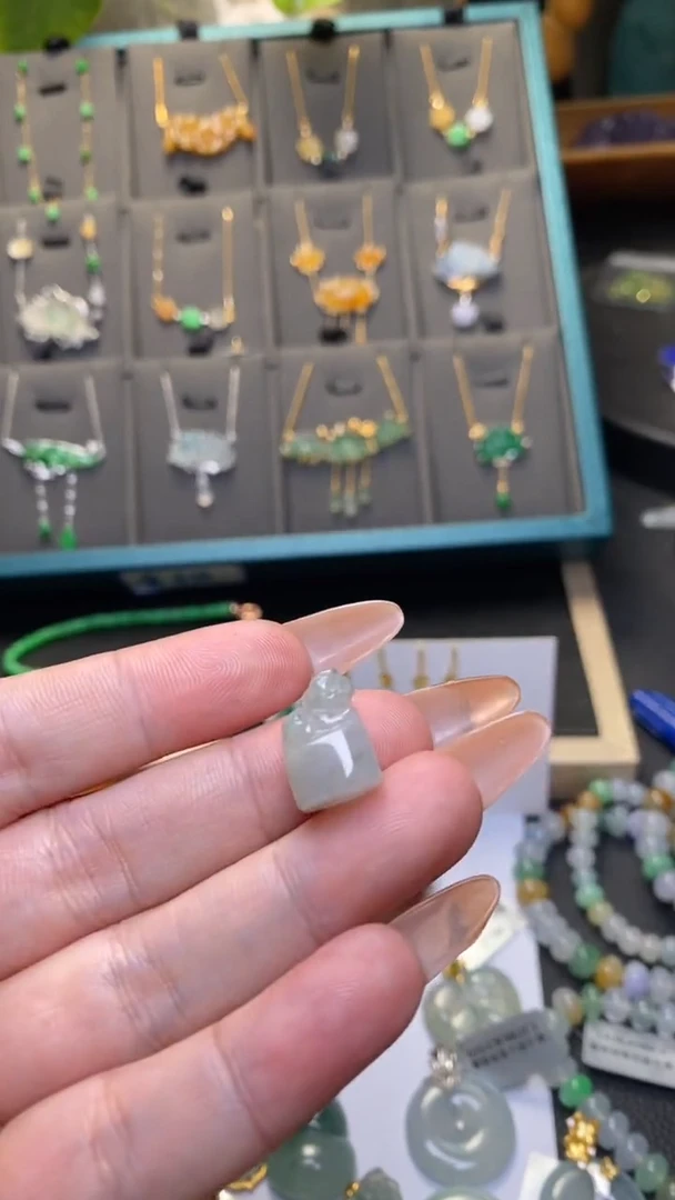 颈饰未镶嵌翡翠净货38677