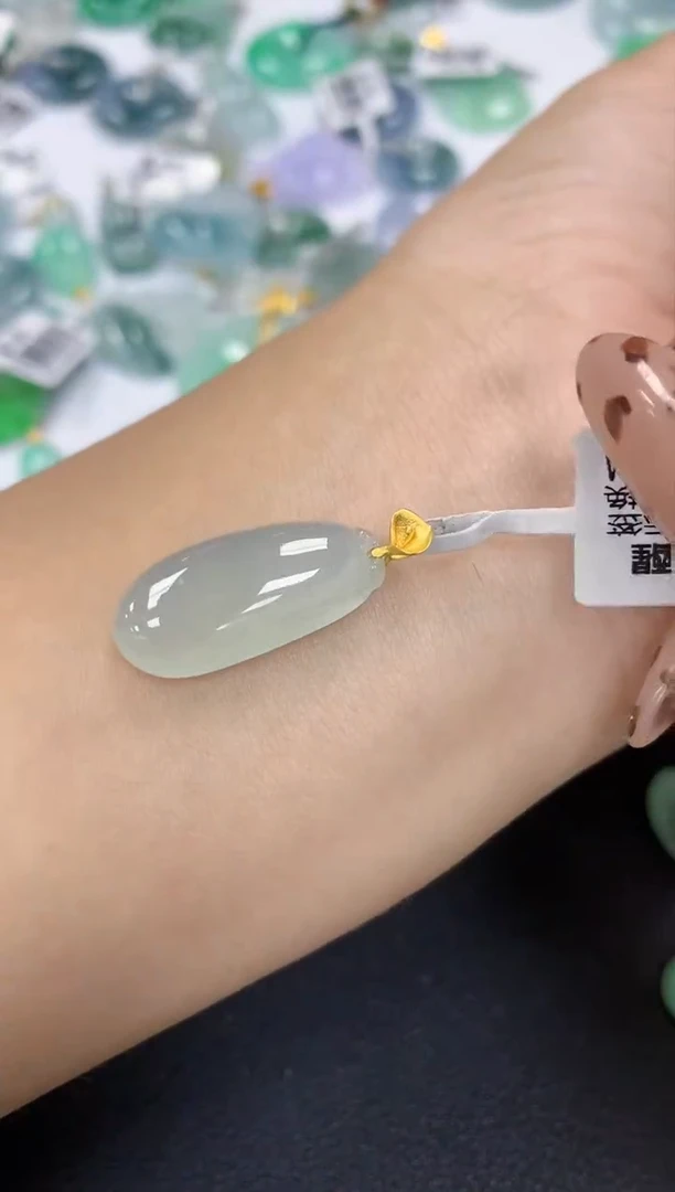 颈饰18K金镶嵌翡翠a货假一赔三支持复检百元上9元证书费自理