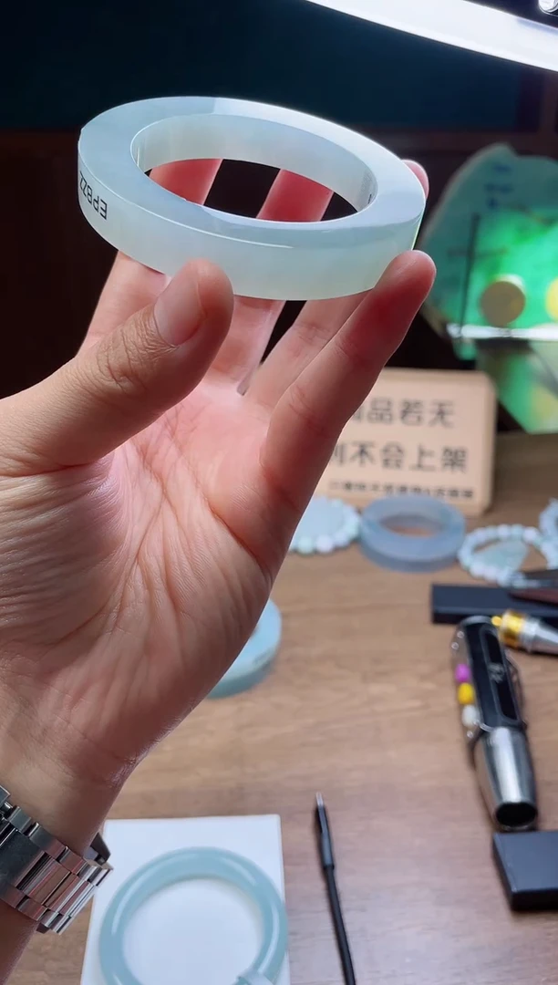定制翡翠手镯未镶嵌萝****°定制