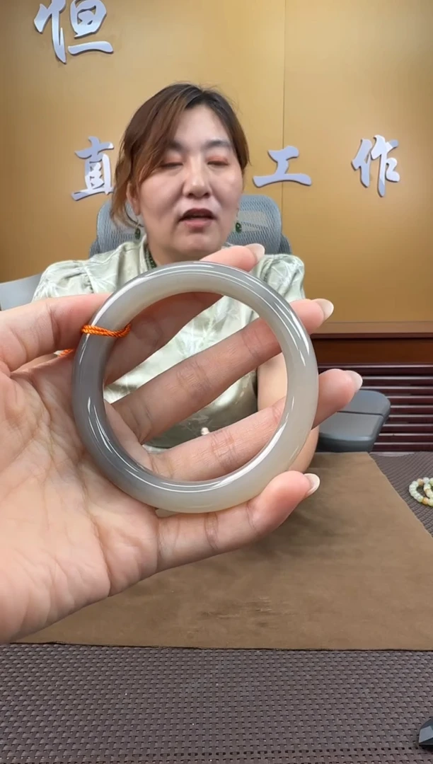 颈饰未镶嵌和田玉手镯60