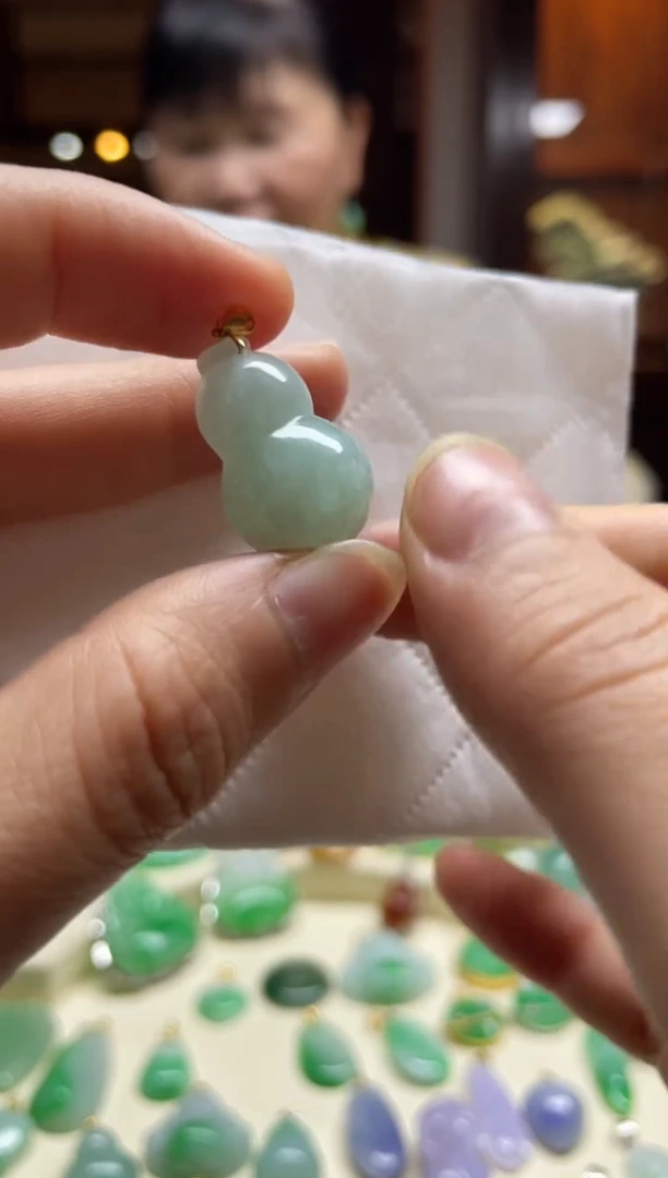 【闪购商品】翡翠颈饰18K金镶嵌葫芦