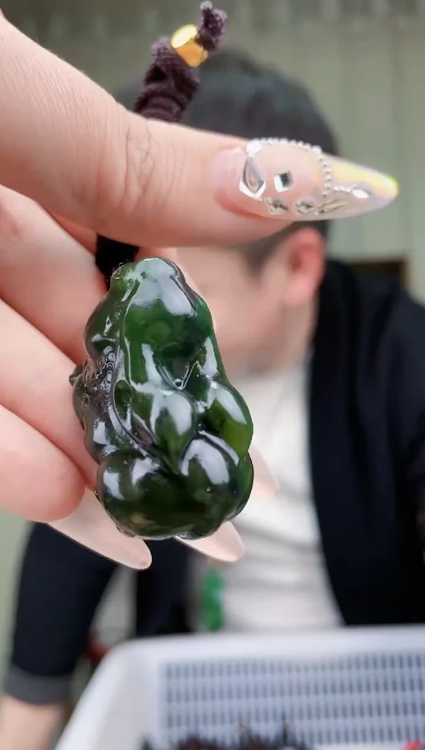 【闪购商品】和田玉挂件未镶嵌拍一发一，多样性发货！
