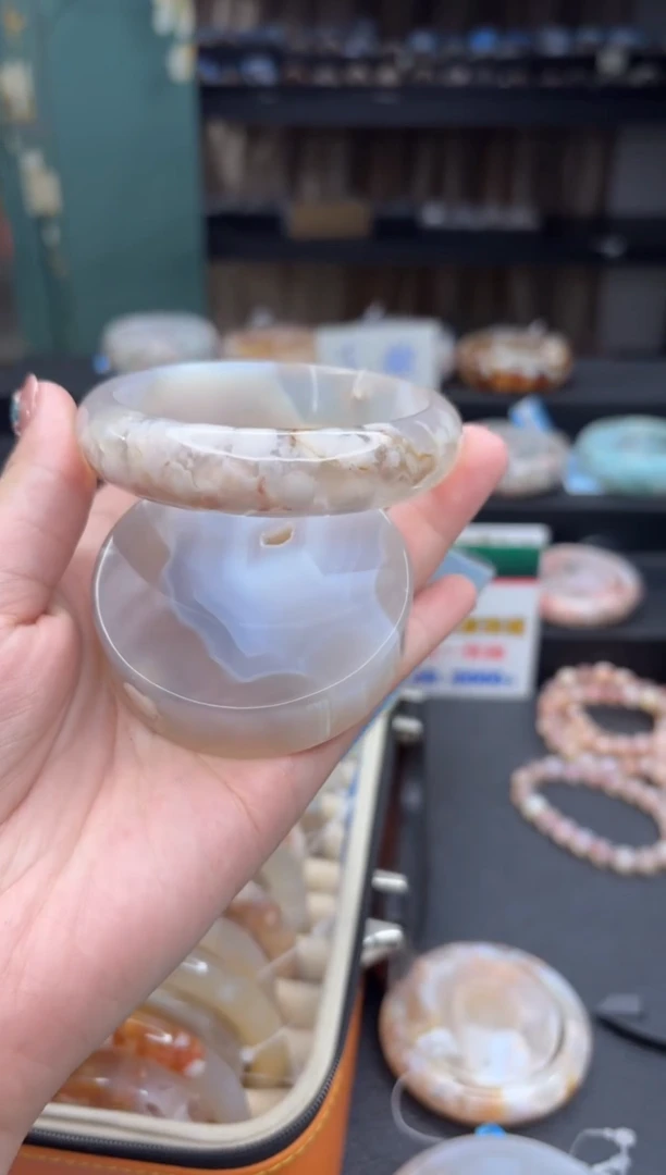 【闪购商品】石英质玉手镯未镶嵌678（63圈赠送镯心）