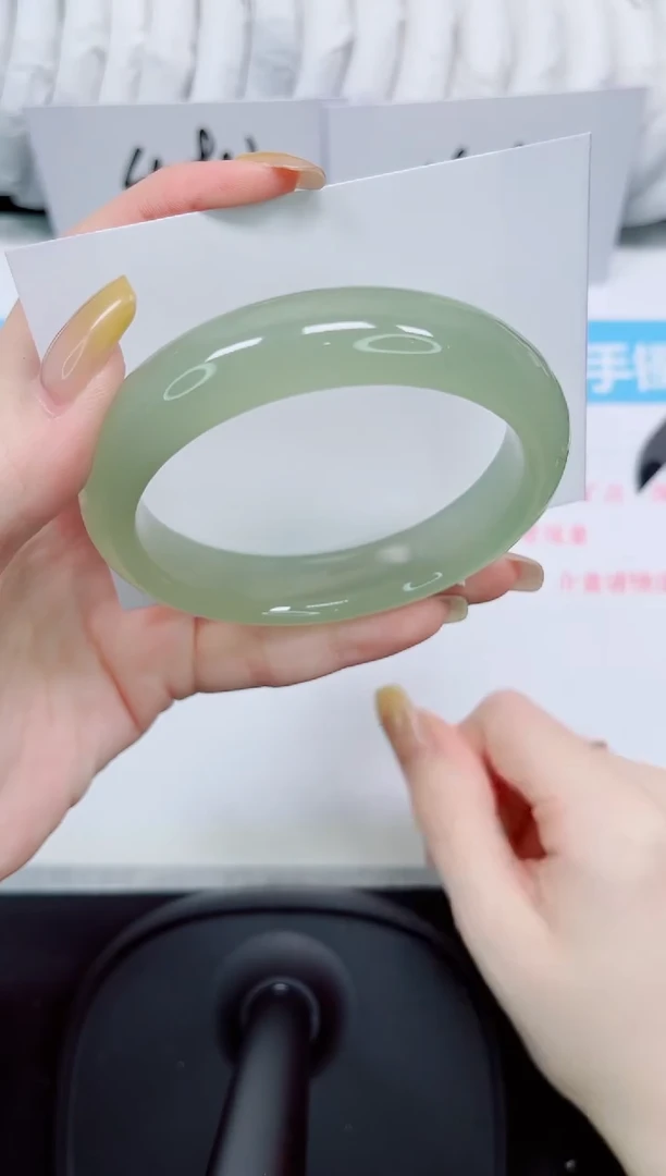 石英质玉手镯未镶嵌231