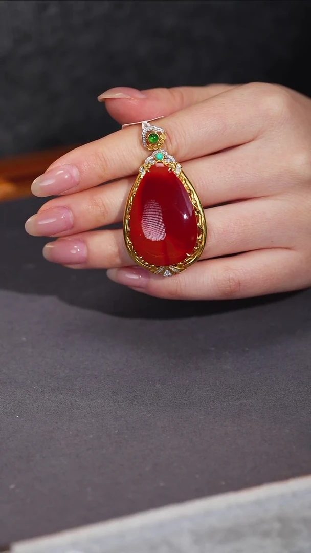 吊坠(不含链)18K金镶嵌南红玛瑙原矿D2-27