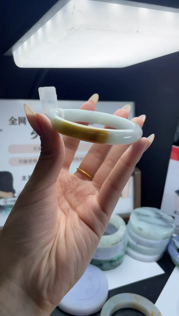 【闪购商品】定制翡翠手镯未镶嵌手镯DDC/发一件