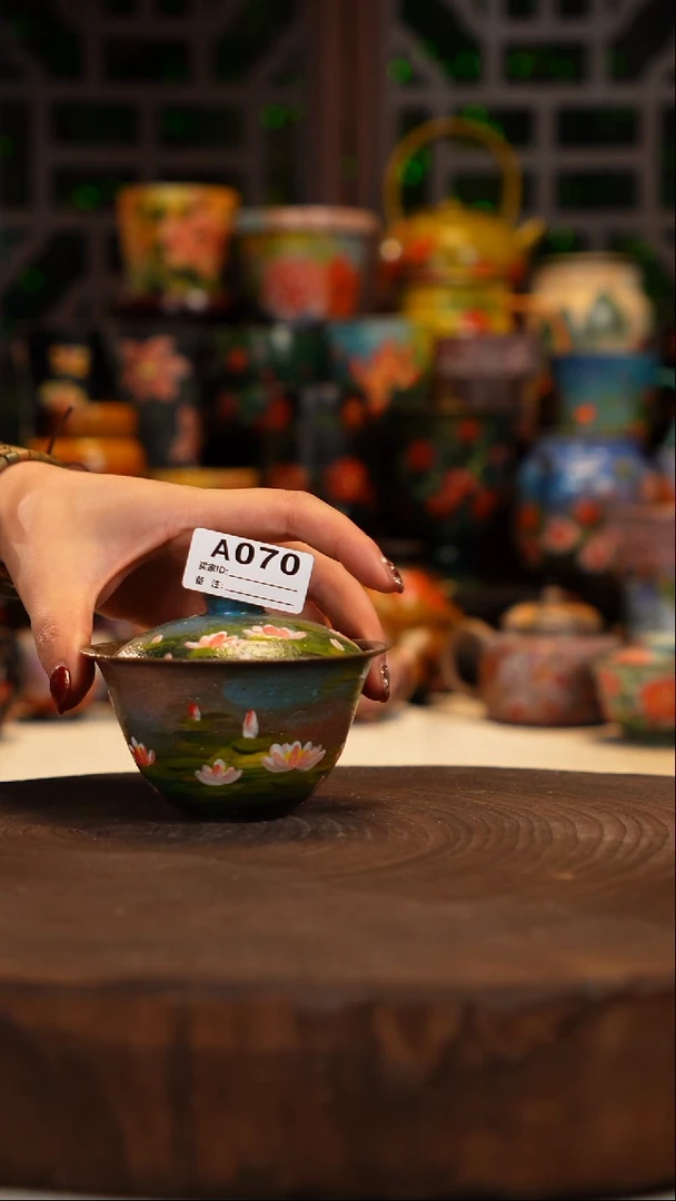 油画手绘釉下彩盖碗070