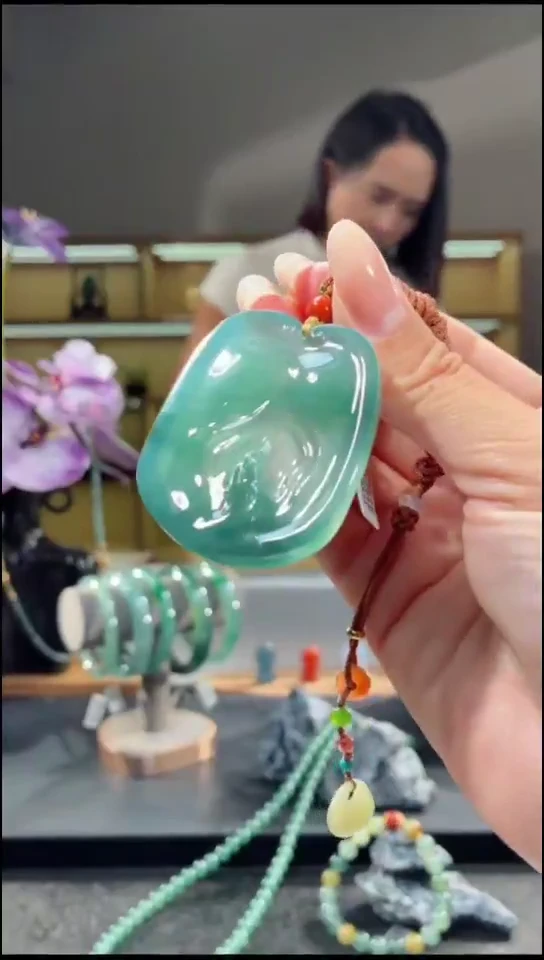 吊坠(不含链)未镶嵌翡翠观音