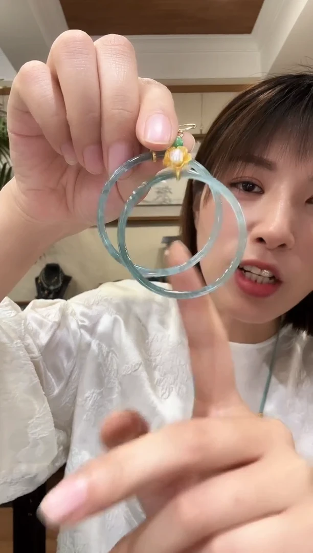 翡翠未镶嵌耳饰国风