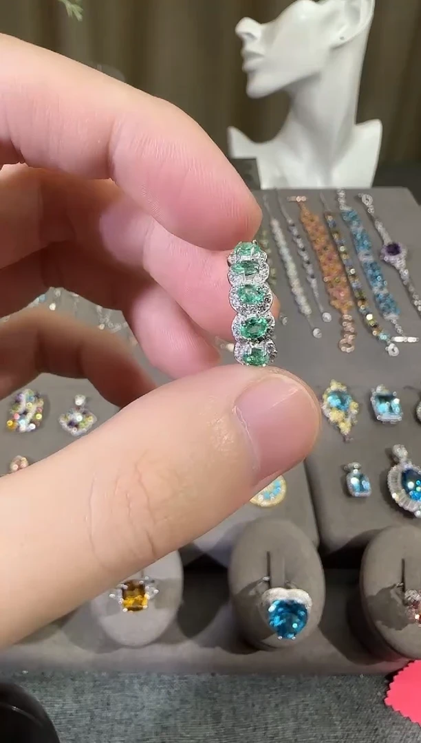 银S925镶嵌戒指祖母绿6mm戒指排戒设计款