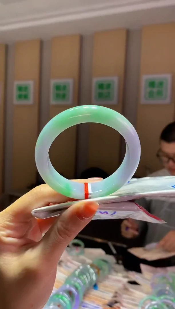 未镶嵌手镯翡翠-Q268 圈口52.5