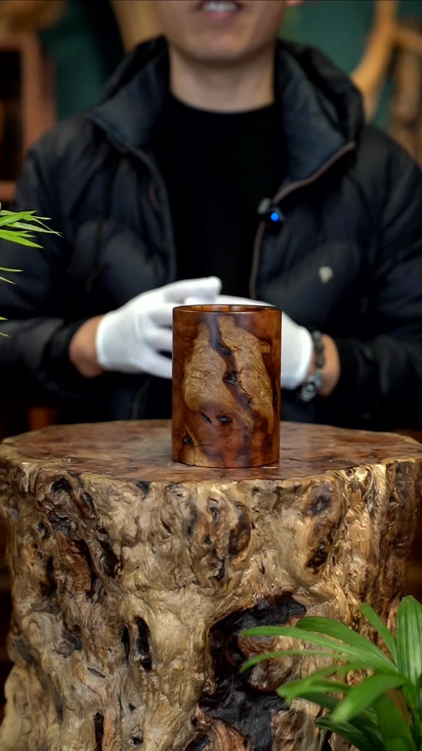 木沉*雷击枣木笔筒