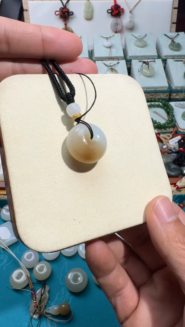 【闪购商品】和田玉颈饰未镶嵌胖扣子