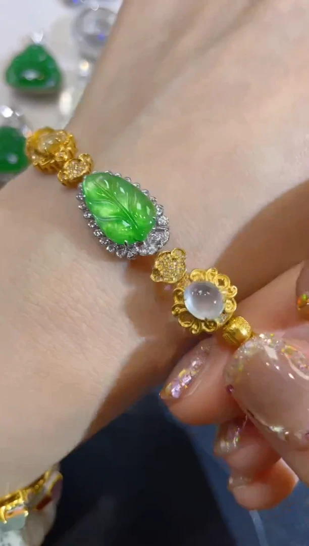 颈饰18K金镶嵌翡翠团购1