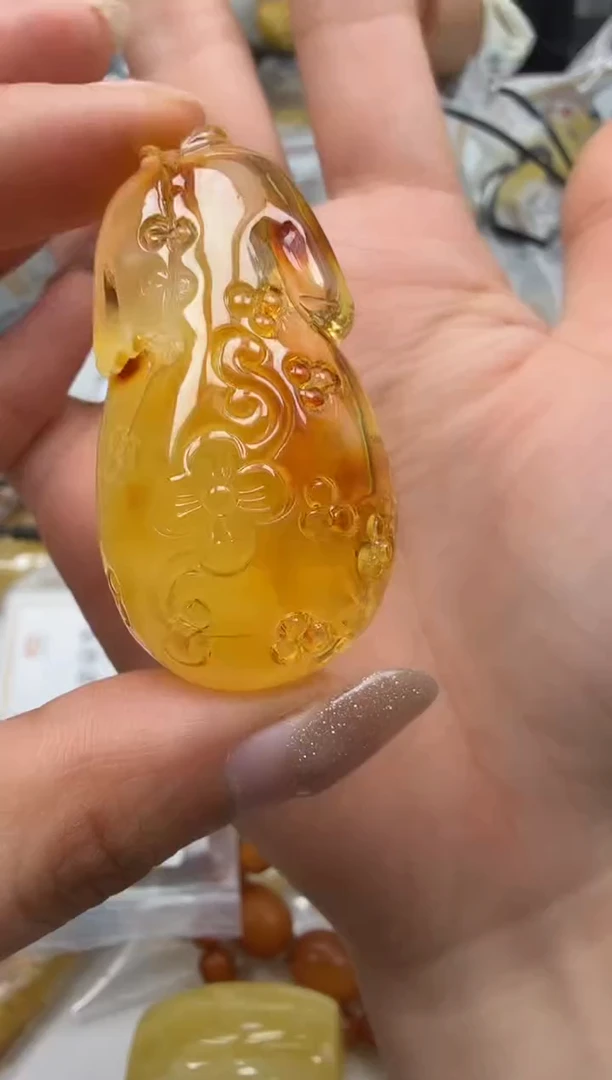 裸石琥珀未镶嵌如图