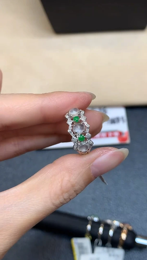 18K金镶嵌戒指翡翠【无鉴赏期】蛋面【无服务费