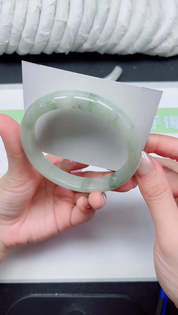 【闪购商品】石英质玉手镯未镶嵌168-58.2