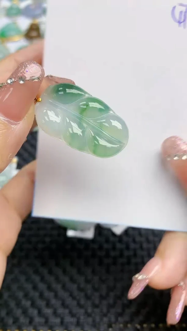 【闪购商品】翡翠颈饰18K金镶嵌天然A货翡翠 47