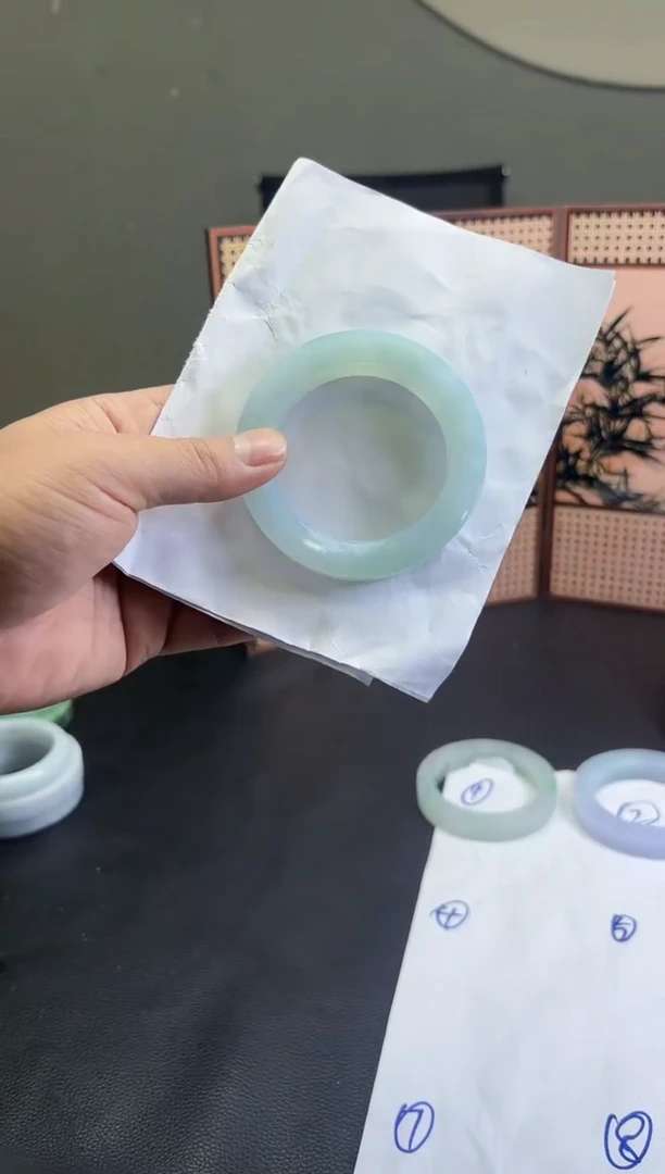 未镶嵌手镯定制翡翠刘****亮手镯定制