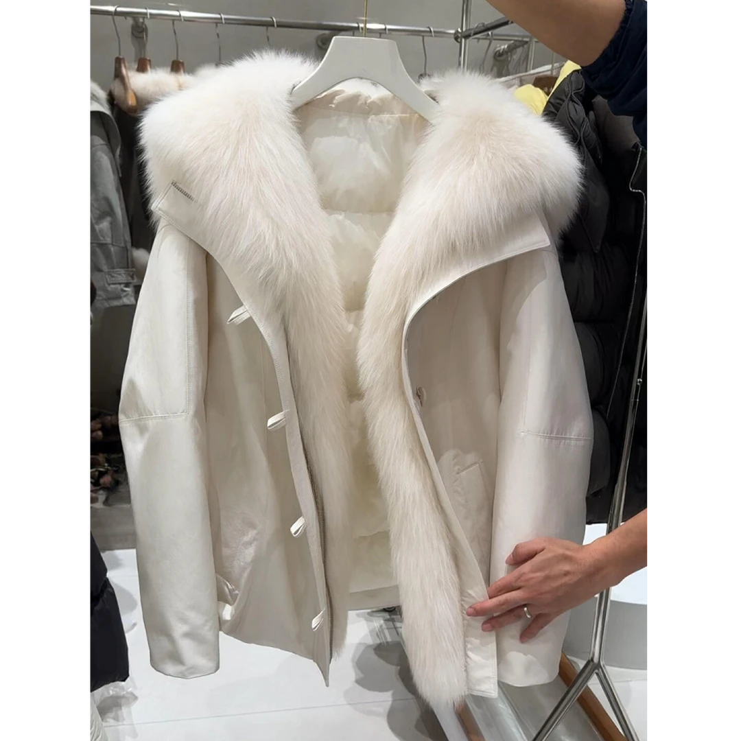 2025冬季新款韩系时尚简约设计感白色保暖棉服外套小个子百搭上衣