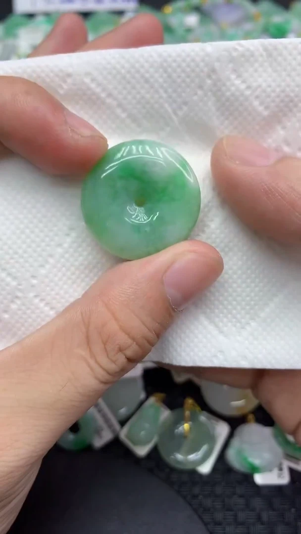 翡翠未镶嵌颈饰111111