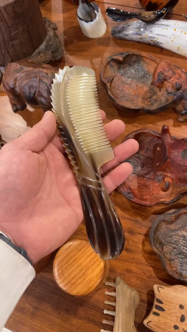 【闪购商品】稳定木牛角长柄梳子