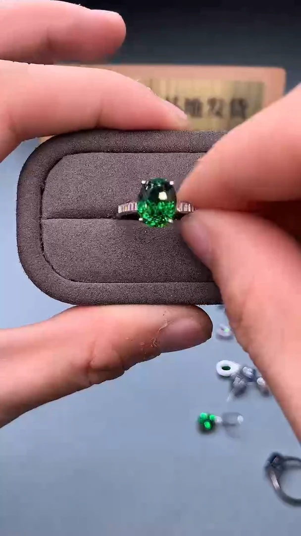 银S925镶嵌戒指绿色碧玺2222