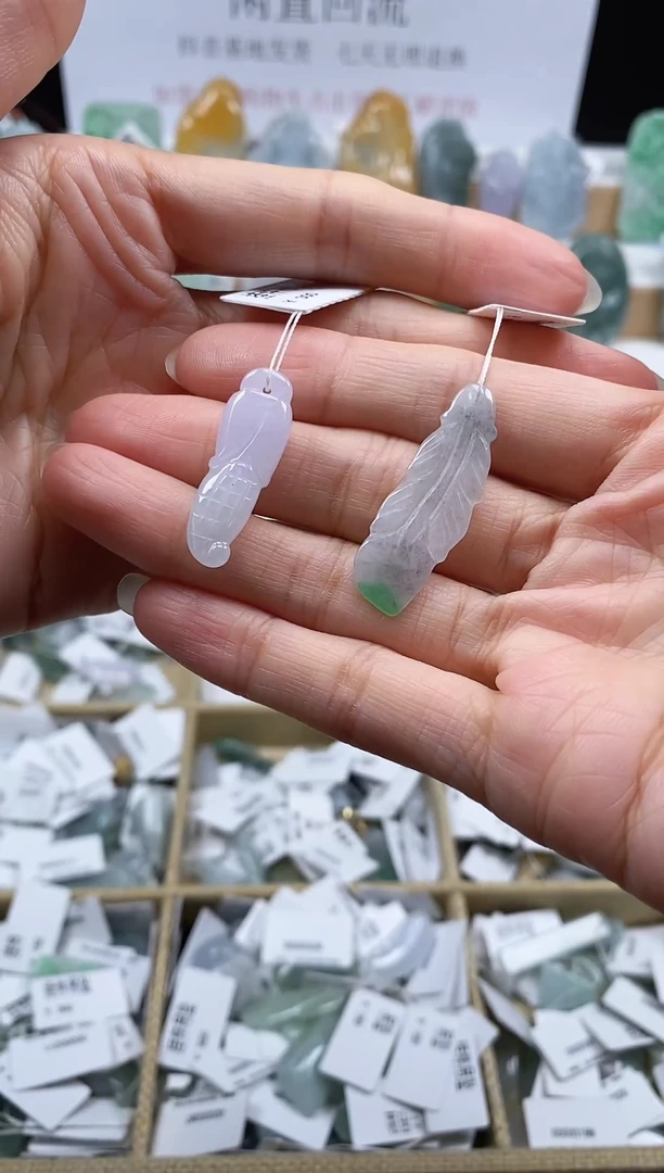 翡翠未镶嵌颈饰吊坠63