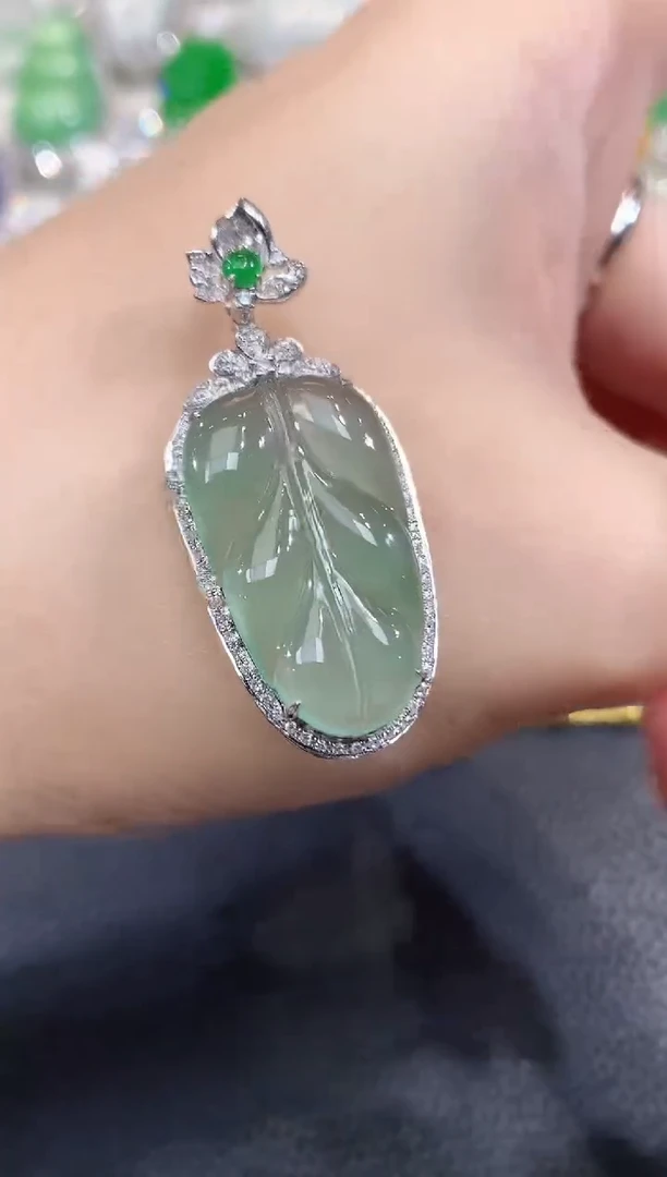 吊坠(不含链)18K金镶嵌翡翠A55