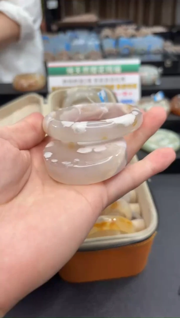 未镶嵌手镯石英质玉92(59圈赠送镯心)