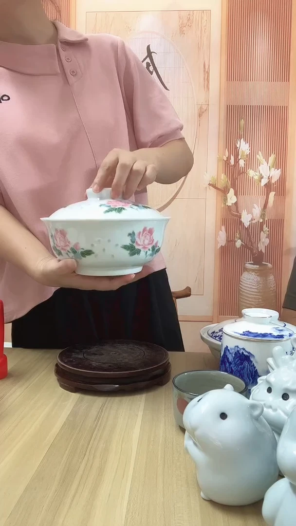 瓷红牡丹8英寸厂瓷盖碗1个