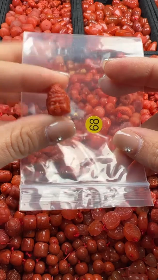 【闪购商品】南红玛瑙颈饰未镶嵌1