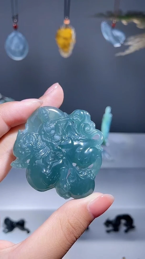 颈饰未镶嵌翡翠观音