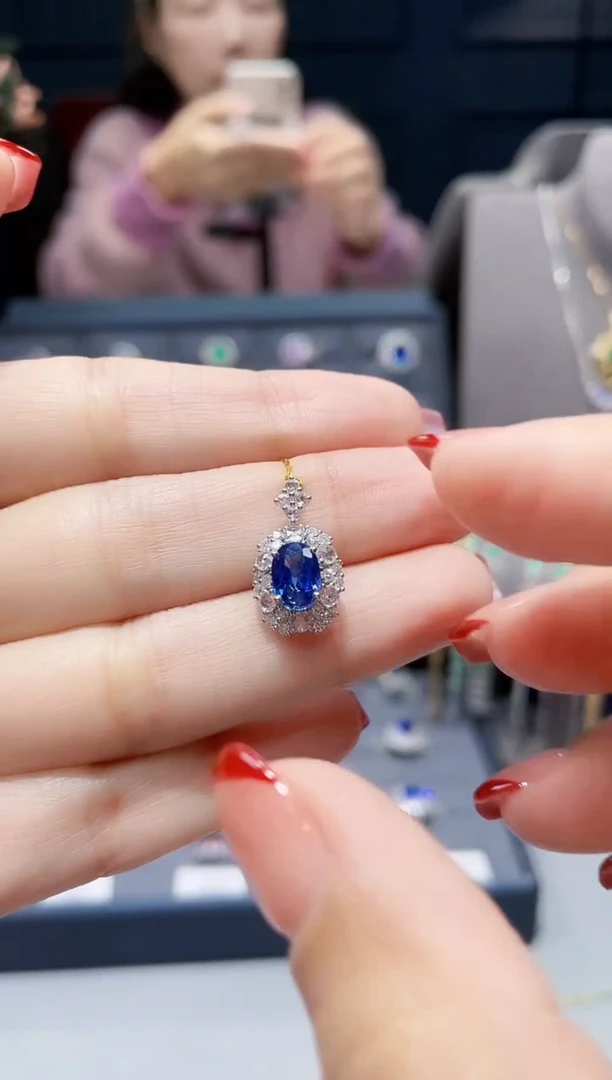 【闪购商品】蓝宝石吊坠(不含链)18K金镶嵌1.35克拉/无烧/皇家蓝