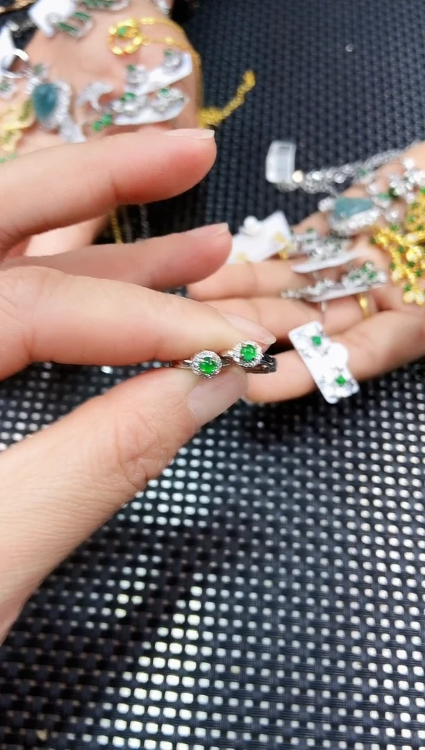 【闪购商品】翡翠耳饰未镶嵌11111111