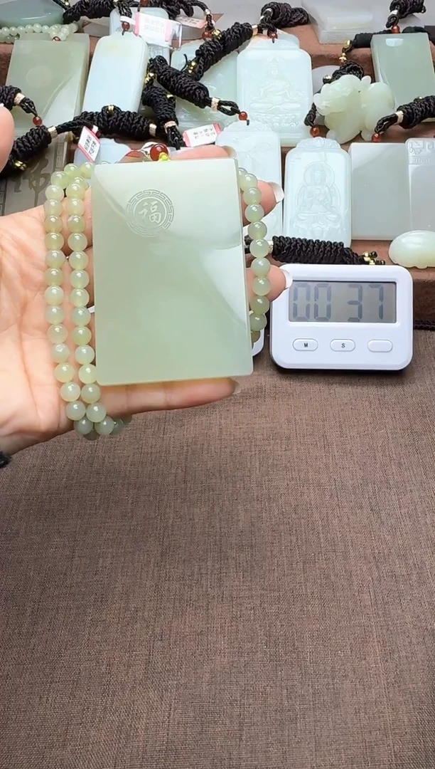 颈饰未镶嵌和田玉1