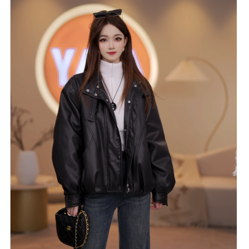 鸭鸭短款羽绒服女2025秋冬季PU皮时尚加绒防风鸭绒保暖外套v