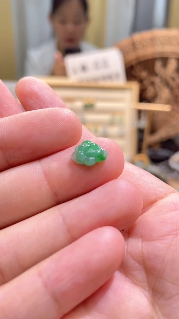 颈饰未镶嵌翡翠滴流