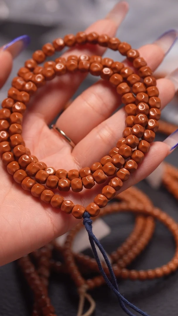 手串橄榄核昕*0.67无相核尖108