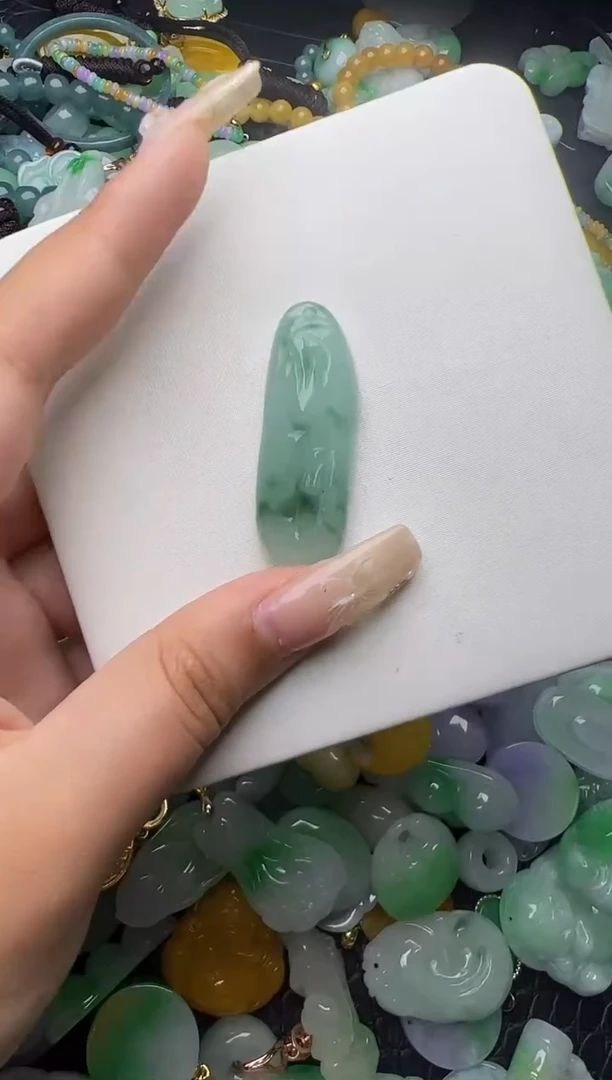 翡翠未镶嵌颈饰天然缅甸翡翠吊坠