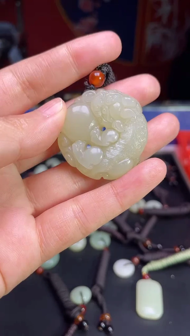 颈饰未镶嵌和田玉1