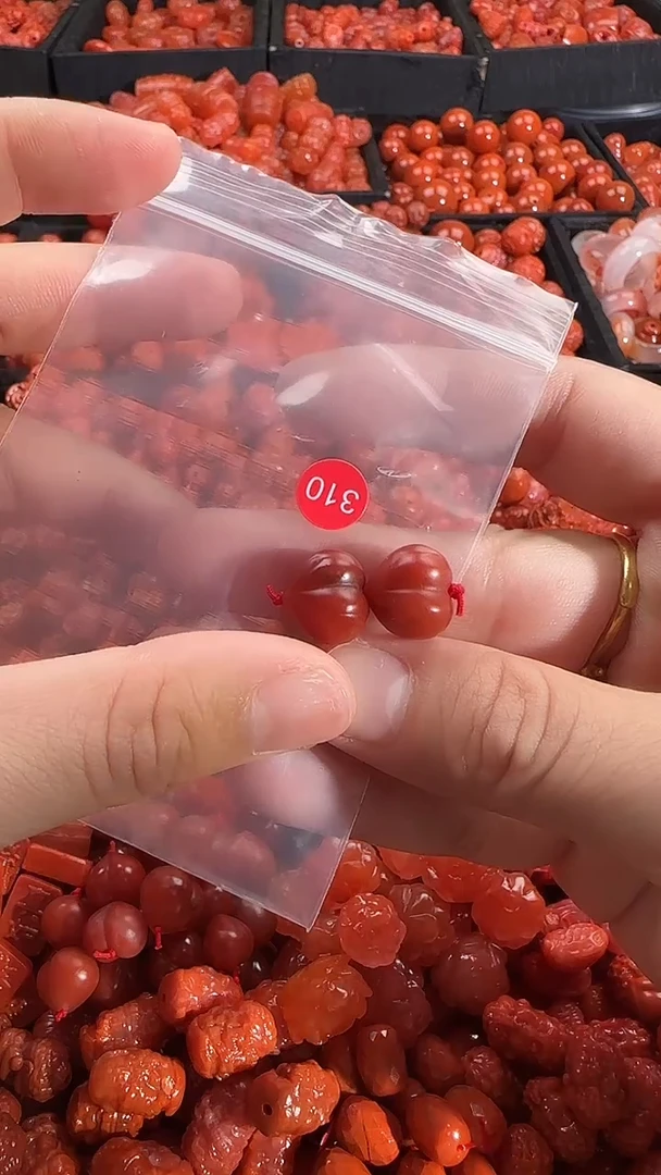 颈饰未镶嵌南红玛瑙1