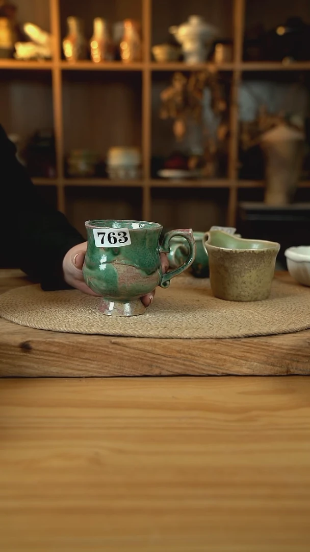 763微瑕福利孤品系列的高脚花口咖啡杯1个