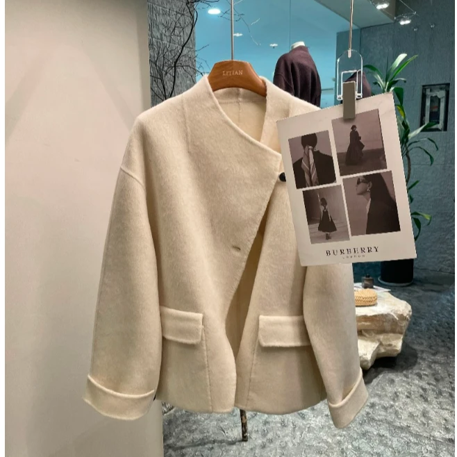 时尚休闲百搭气质款纯色系白色短款大衣