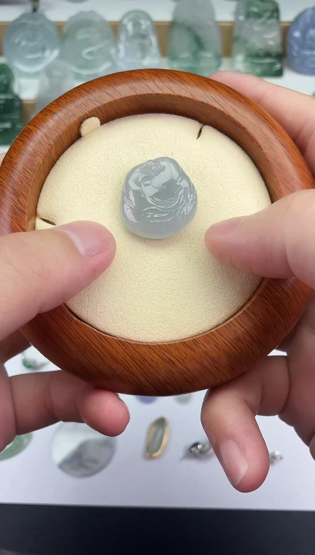 颈饰未镶嵌翡翠挂件