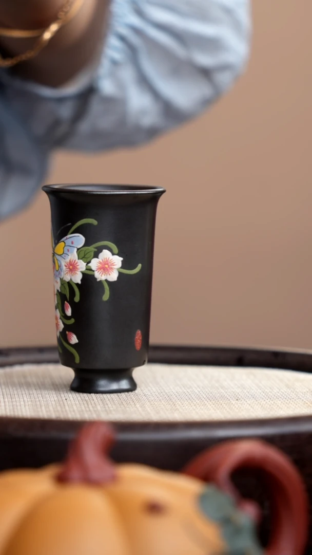 茶壶紫砂黑色闻香杯泥绘蝴蝶